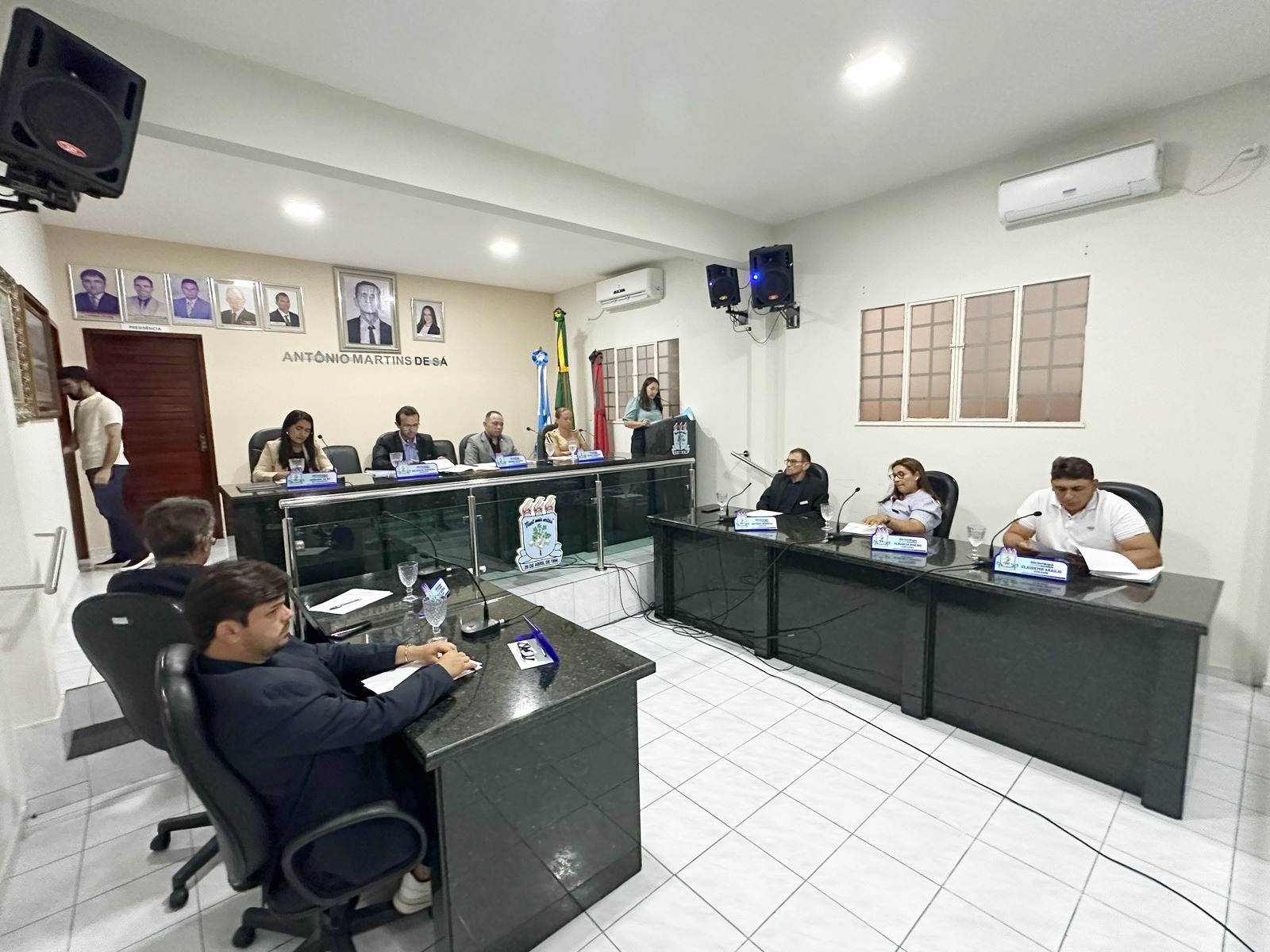 Câmara Municipal de São Domingos realiza sessão ordinária e aprova requerimentos e projetos importantes